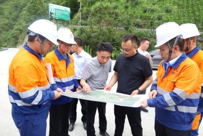 自治縣縣委書(shū)記劉才能赴蜀能礦產(chǎn)三號(hào)礦山調(diào)研督導(dǎo)安全環(huán)保、建設(shè)工作