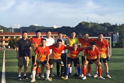 蜀能礦產(chǎn)勇奪五屆&ldquo;策馬邊城&middot;揚(yáng)威綠茵&rdquo;足球賽職工組精英組冠軍